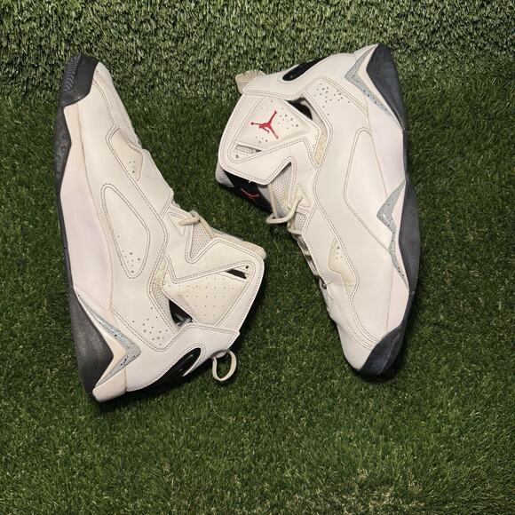 Size 9.5 - Jordan True Flight White Cement - Picture 2 of 7